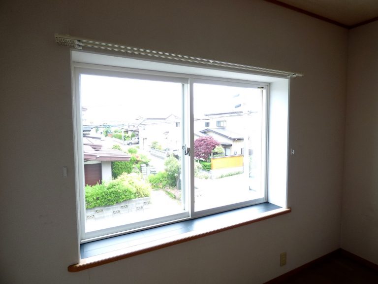 【練馬区】割れたガラスの修理の施工事例