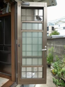 【各務原市須衛】強化ガラス修理